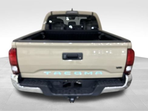 Used 2019 Toyota Tacoma TRD Off-Road image 4