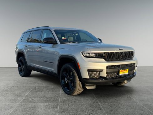 New 2025 Jeep Grand Cherokee L Altitude image 7