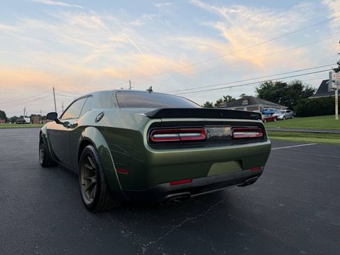 Used 2019 Dodge Challenger SRT Hellcat w/ Widebody Package RWD image 4