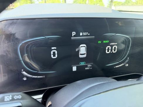 Certified 2025 Kia Niro EX FWD image 16