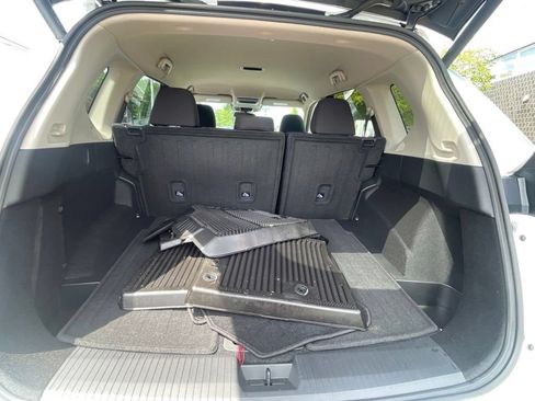 Used 2025 Nissan Rogue SV AWD/4WD image 23