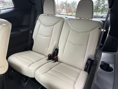 Certified 2024 Cadillac XT6 Sport w/ Technology Package image 17