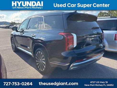 Used 2023 Hyundai Palisade Calligraphy AWD/4WD image 2
