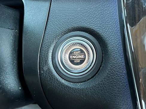 Used 2022 Mercedes-Benz GLC 300 image 31