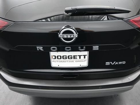 Used 2023 Nissan Rogue SV AWD/4WD image 10