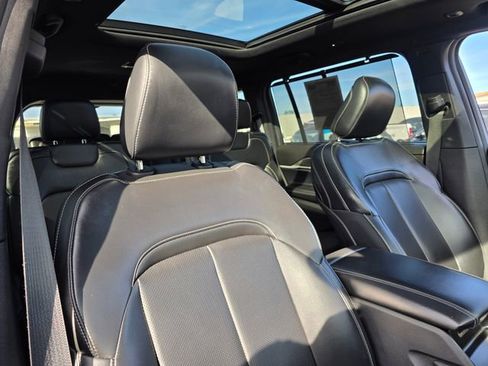 Used 2024 Jeep Grand Cherokee L Limited w/ Luxury Tech Group II AWD/4WD image 12