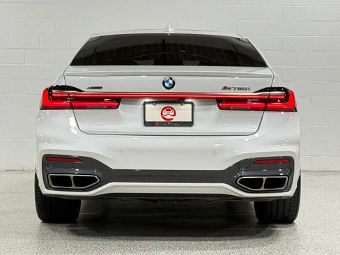 Used 2022 BMW M760i xDrive w/ Luxury Rear Seating Package AWD/4WD image 7