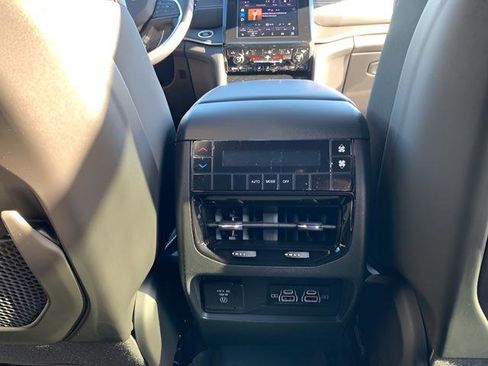 New 2025 Jeep Grand Cherokee L Altitude image 36