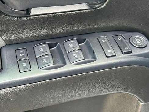 Certified 2018 Chevrolet Silverado 1500 Custom w/ Custom Value Package image 12