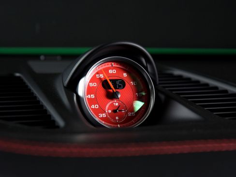 Used 2015 Porsche 911 Turbo S image 8