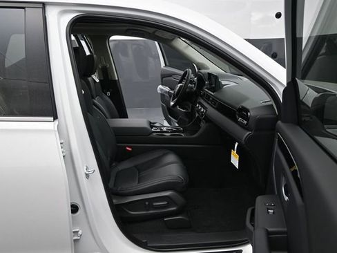 New 2025 Honda Pilot Touring image 12