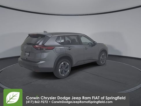 Used 2025 Nissan Rogue SV image 15