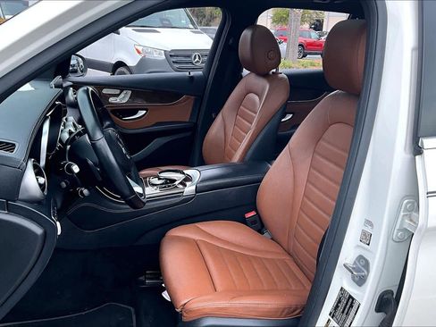 Used 2019 Mercedes-Benz GLC 300 4MATIC image 8