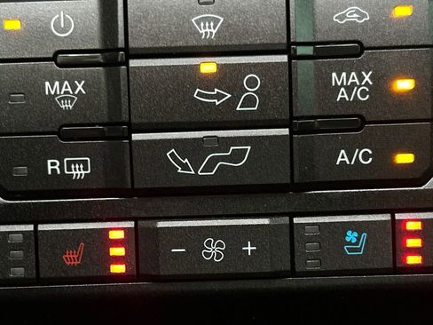 Used 2019 Ford F150 Raptor w/ Equipment Group 802A Luxury image 39