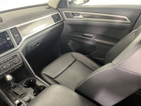 Used 2018 Volkswagen Atlas SE image 11