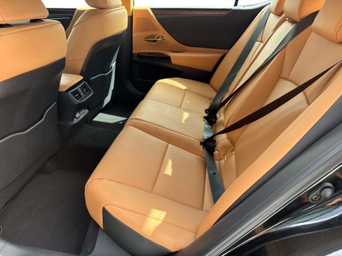 Used 2025 Lexus ES 350 w/ Premium Package FWD image 13