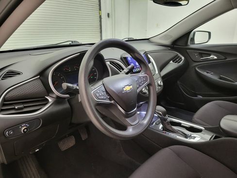 Used 2025 Chevrolet Malibu LT image 25