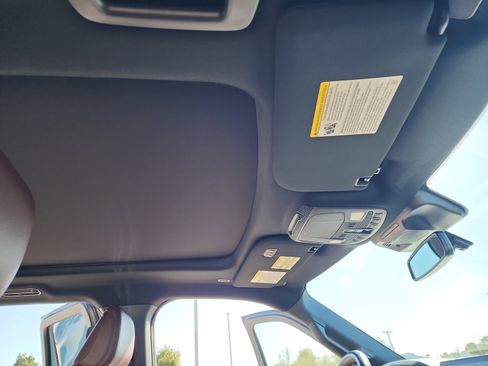 Used 2024 Ford Expedition Limited image 33