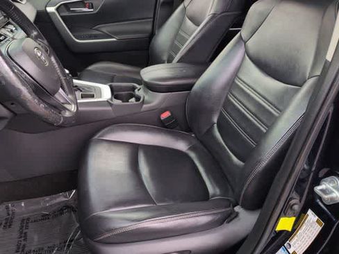 Used 2019 Toyota RAV4 XLE Premium w/ Cold Weather Package AWD/4WD image 16