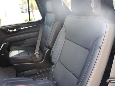 Used 2021 GMC Yukon Denali w/ Advanced Technology Package image 30