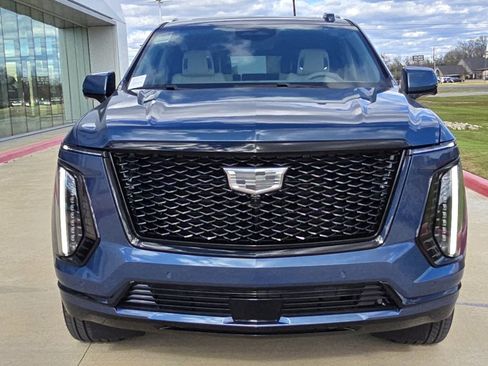 New 2026 Cadillac Escalade ESV Platinum Sport w/ LPO, ONYX Package image 9