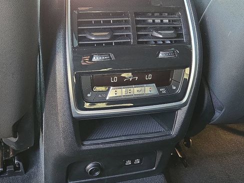 Used 2023 BMW XM AWD/4WD image 15