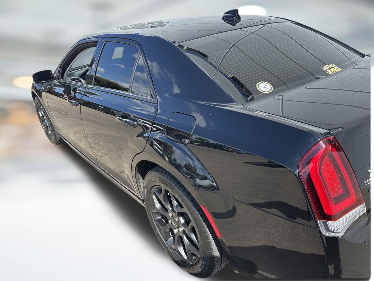 Used 2022 Chrysler 300 Touring L w/ Popular Equipment Group AWD/4WD image 6
