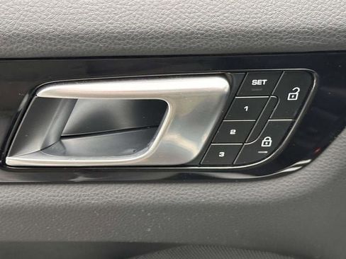 Used 2023 Porsche Cayenne Base image 15