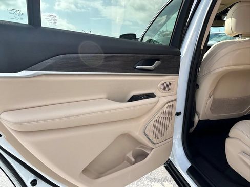 Certified 2022 Jeep Grand Cherokee L Limited RWD image 48