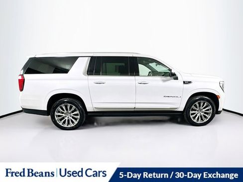 Used 2022 GMC Yukon XL Denali image 9