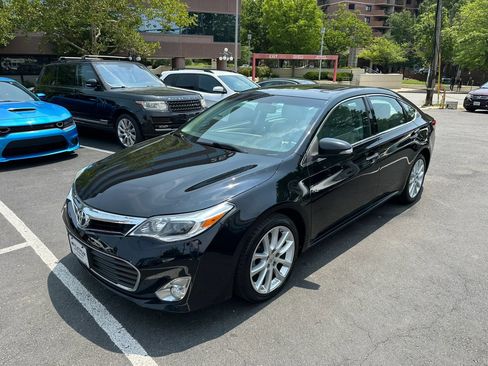 Used 2013 Toyota Avalon XLE Touring FWD image 4