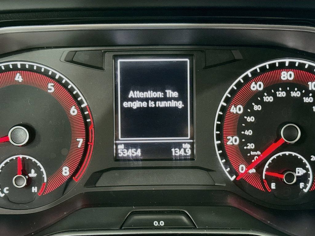 Used 2019 Volkswagen Jetta SE w/ Cold Weather Package FWD image 14