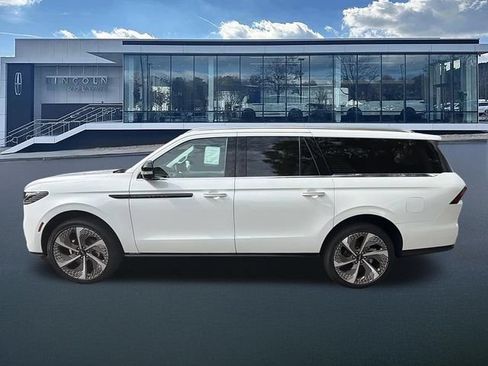 New 2027 Lincoln Navigator L Black Label AWD/4WD image 4