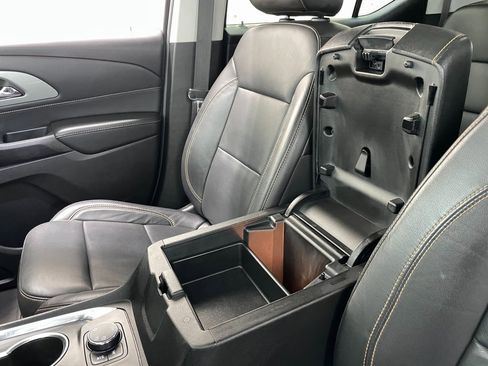 Used 2021 Chevrolet Traverse LT image 30
