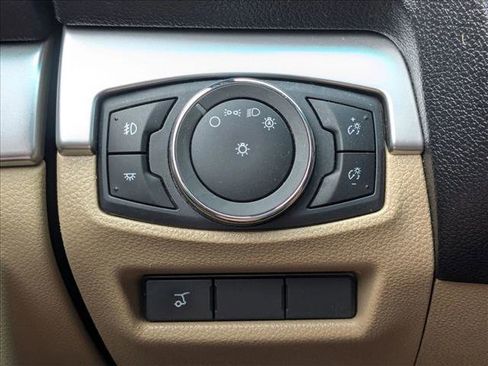 Used 2017 Ford Explorer XLT w/ Equipment Group 202A image 11