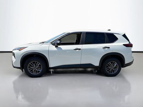 Used 2024 Nissan Rogue S AWD/4WD image 2