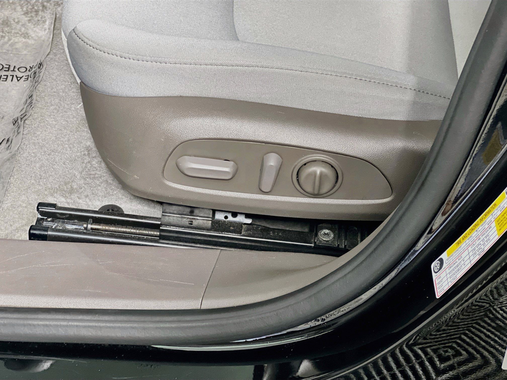 Used 2025 Chevrolet Malibu LT FWD image 16
