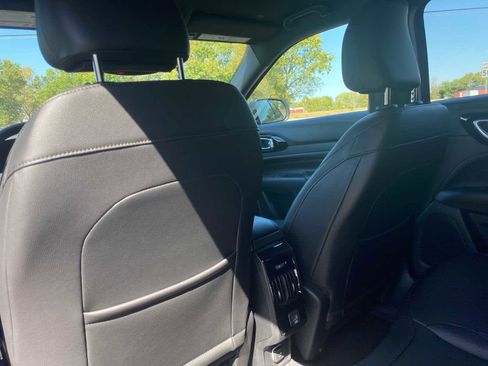 New 2025 Jeep Compass Latitude w/ Altitude Special Edition image 13