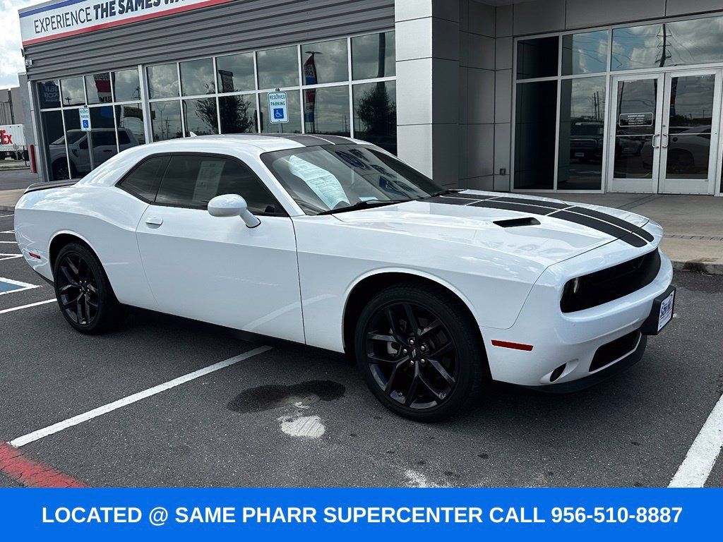 Used 2022 Dodge Challenger SXT w/ Plus Package RWD image 7