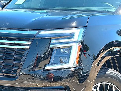 New 2026 Nissan Armada SL w/ Captain's Chari Seat Package AWD/4WD image 4