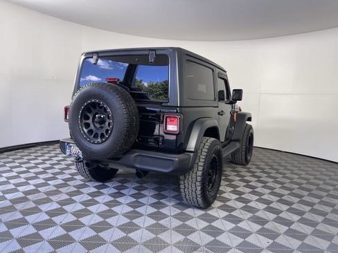 Used 2019 Jeep Wrangler Sport AWD/4WD image 5