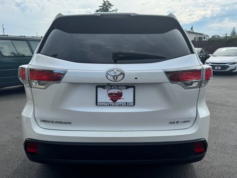 Used 2016 Toyota Highlander XLE AWD/4WD image 6