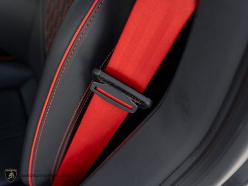 Used 2025 Lamborghini Revuelto AWD/4WD image 29
