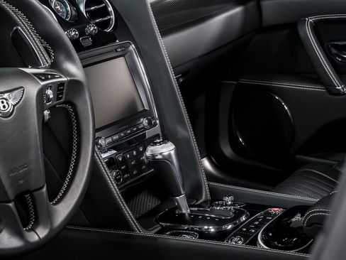 Used 2018 Bentley Flying Spur S V8 image 18