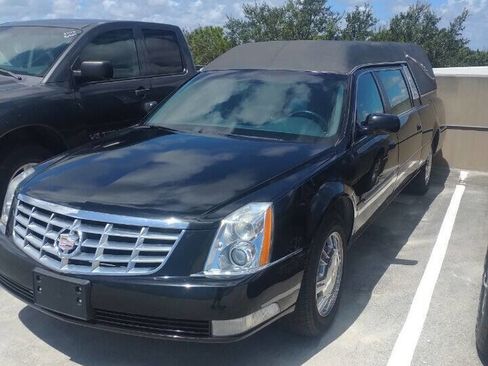 Used 2009 Cadillac DTS Hearse FWD image 4
