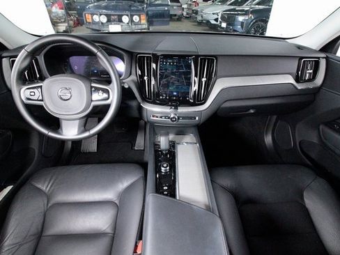 Certified 2025 Volvo XC60 B5 Plus image 6