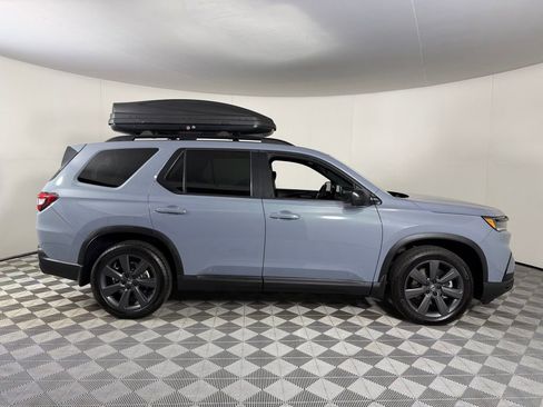Used 2023 Honda Pilot Sport image 4