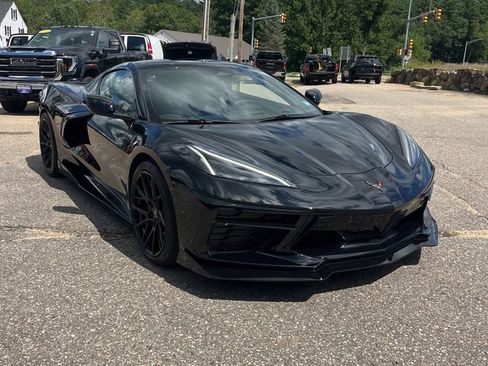Used 2024 Chevrolet Corvette Stingray Preferred Cpe w/ Battery Protection Package RWD image 4