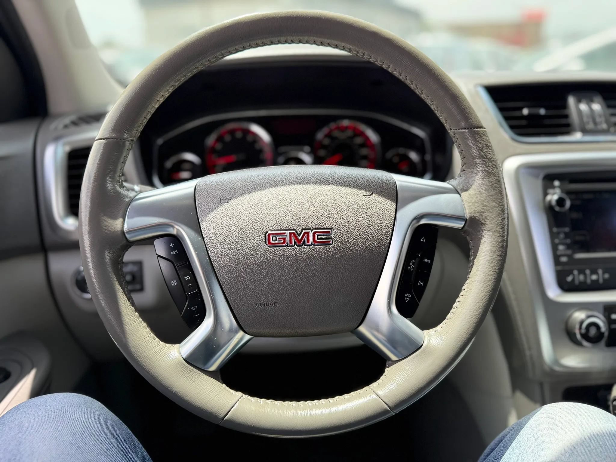 Used 2016 GMC Acadia SLE FWD image 30