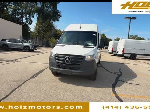Used 2025 Mercedes-Benz Sprinter 2500 image 5